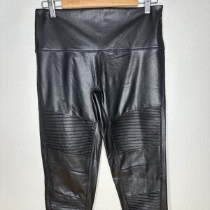 7 For All Mankind Leggings - Black Vegan Faux Leather Riibbed Stretch NWT NEW L